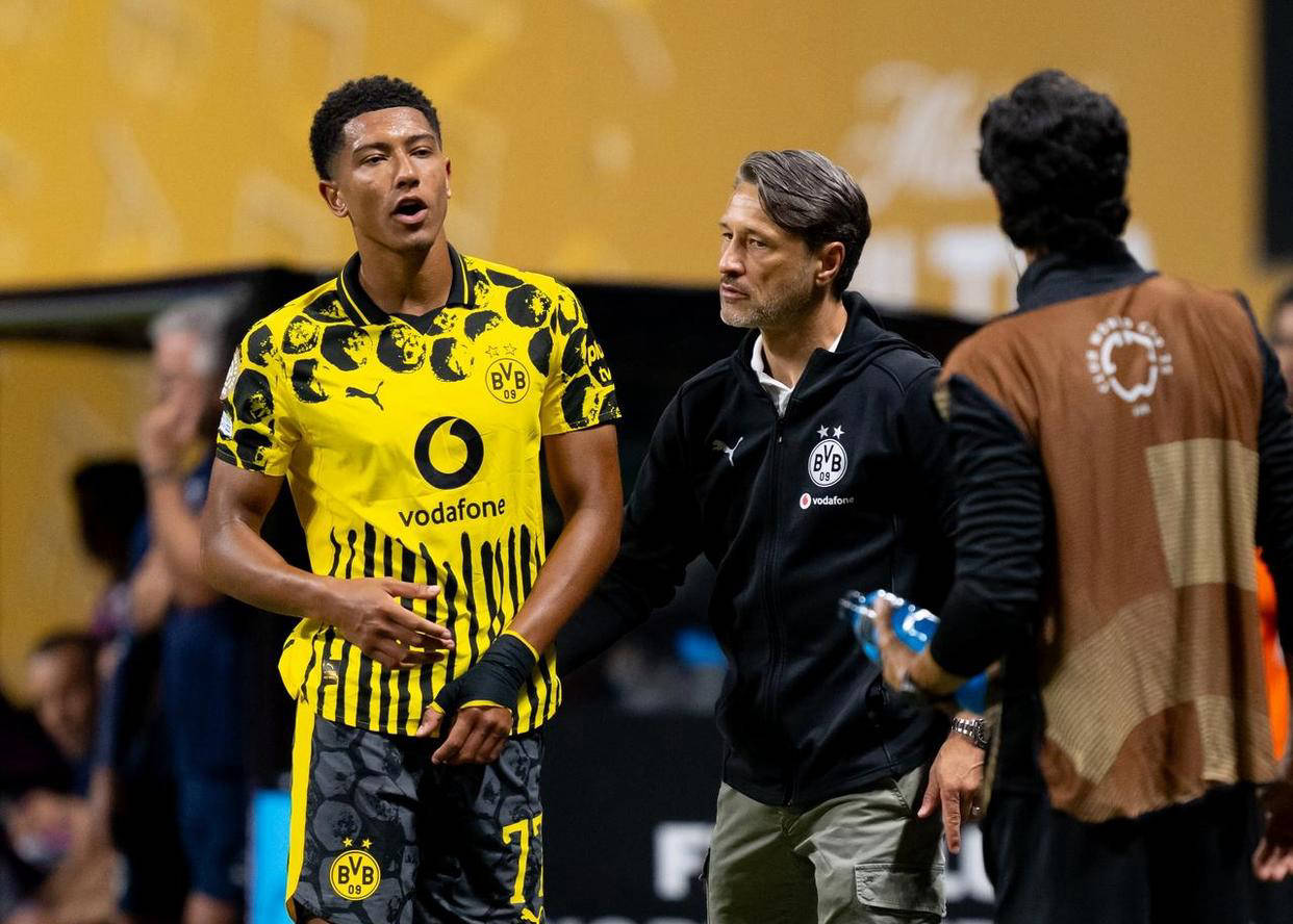 开云体育官网-曼联险胜多特蒙德，加维统治全场