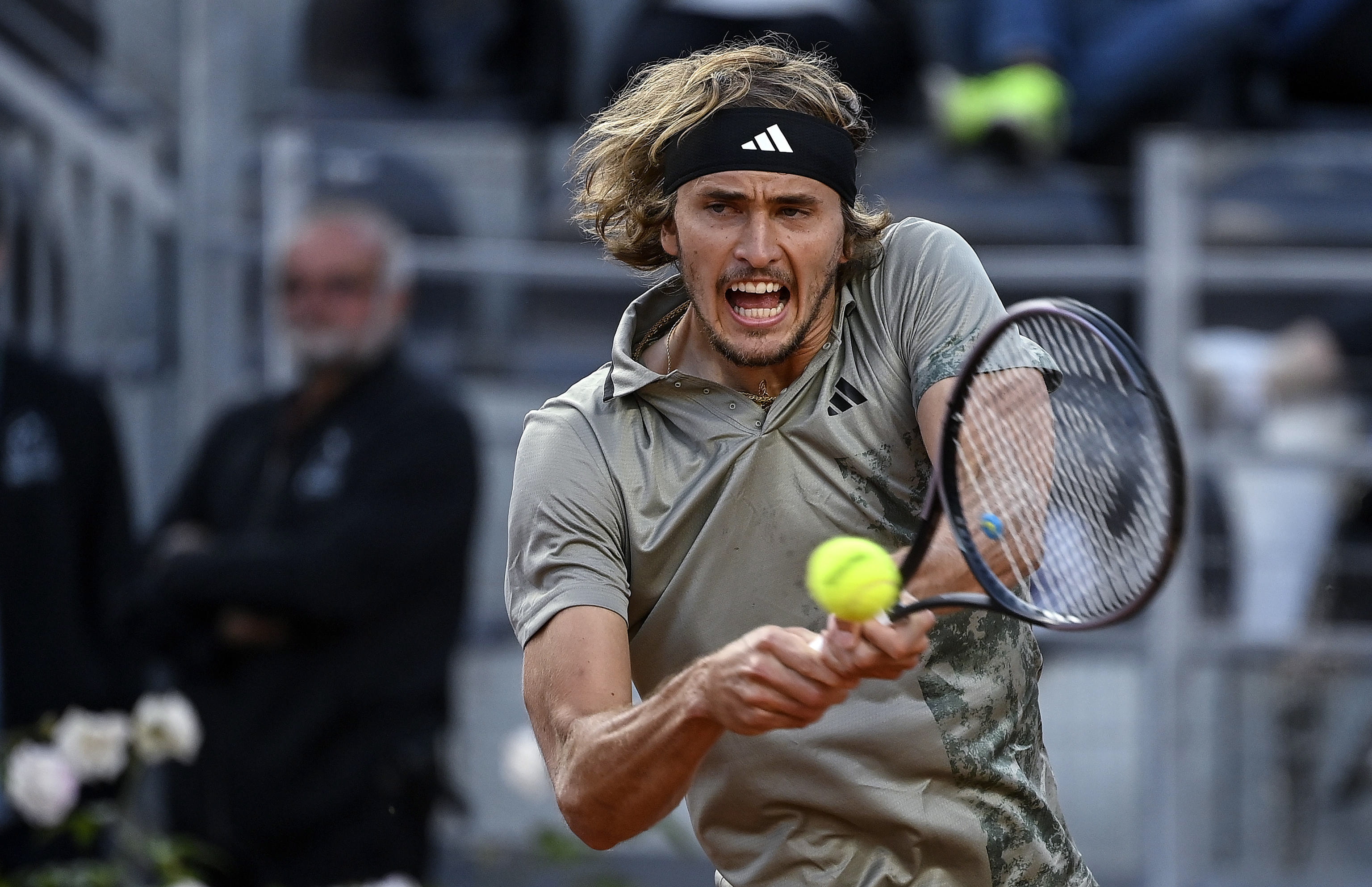 开云平台-英国网球队绝杀意大利网球队，兹维列夫爆发神勇